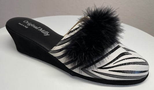 0300 Camoscio Zebrato Nero con Piuma Suola Bufalo Ciabatte da camera Donna Original Milly Made in Italy