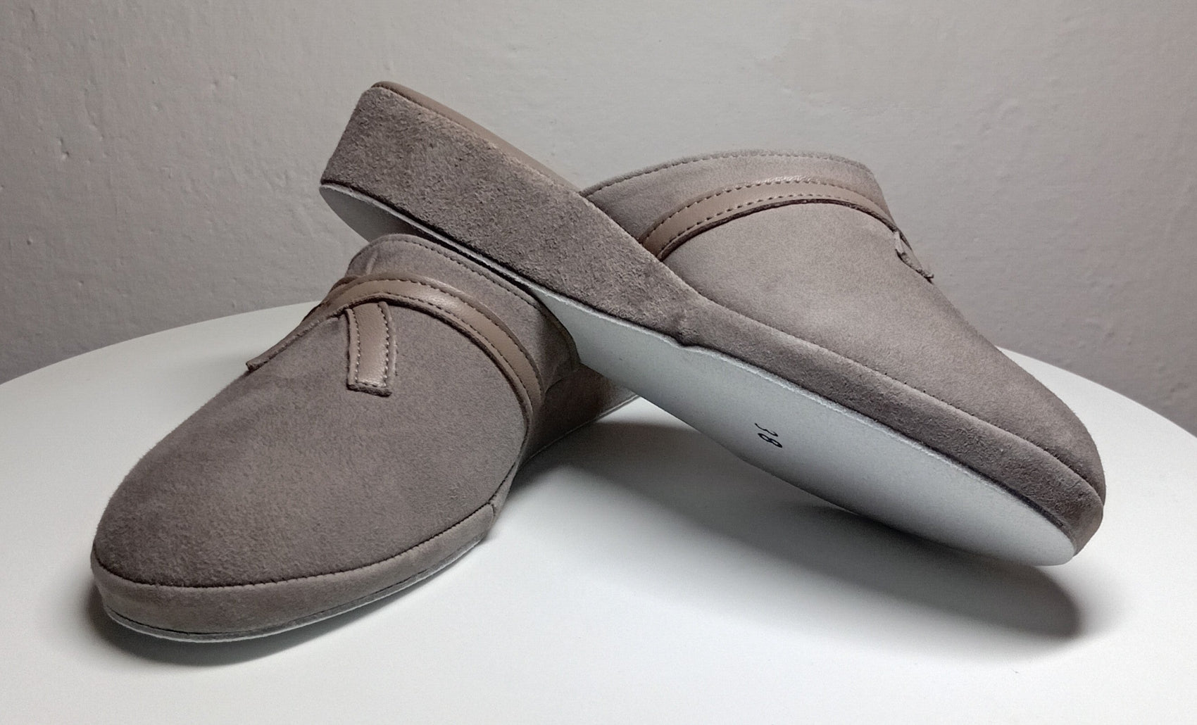 0022 Camoscio e Nappa Taupe Suola Bufalo Ciabatte da camera Donna Original Milly Made in Italy