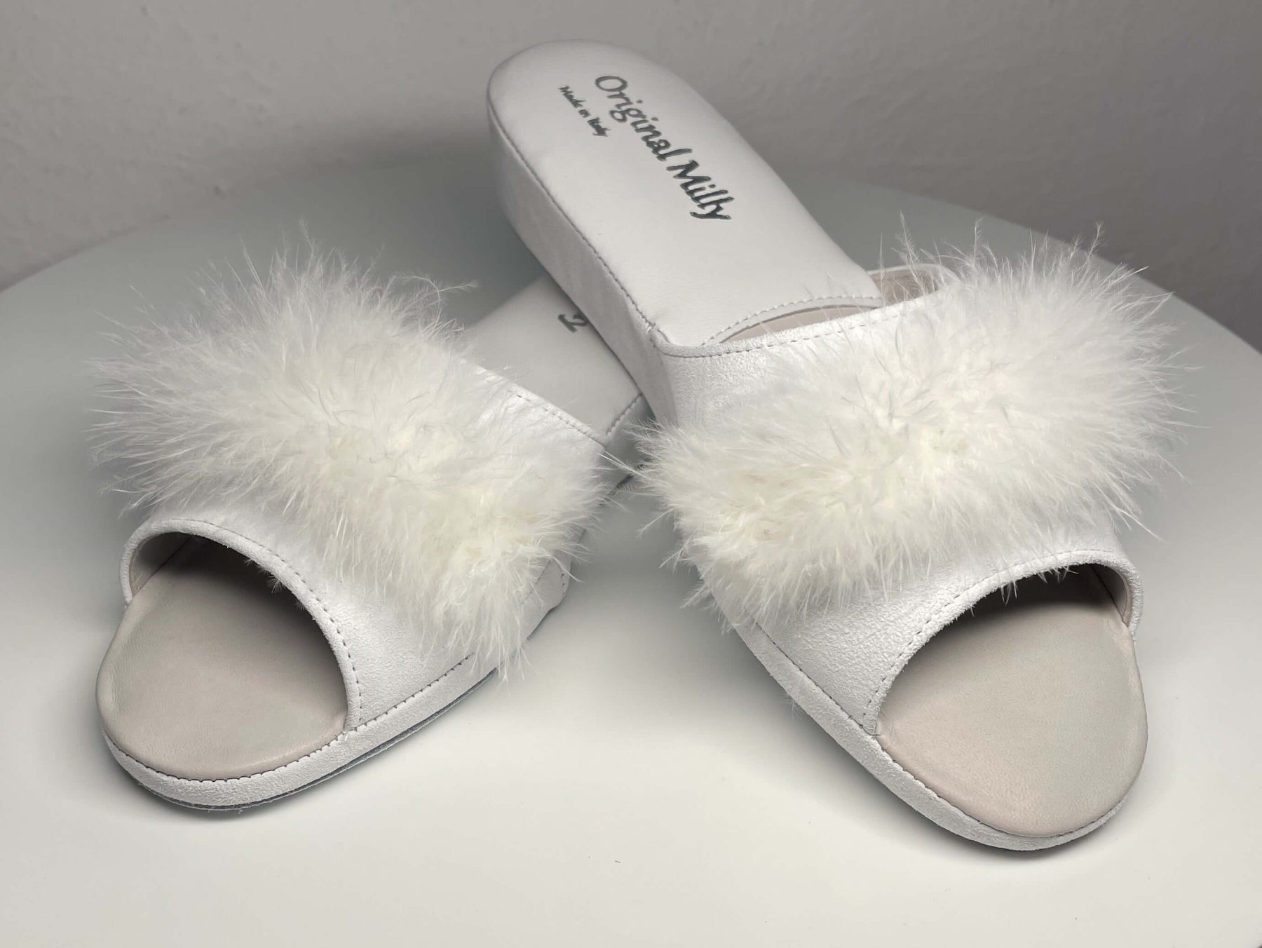 0028 Camoscio Bianco con Piuma Suola Bufalo Ciabatte da camera Donna Original Milly Made in Italy