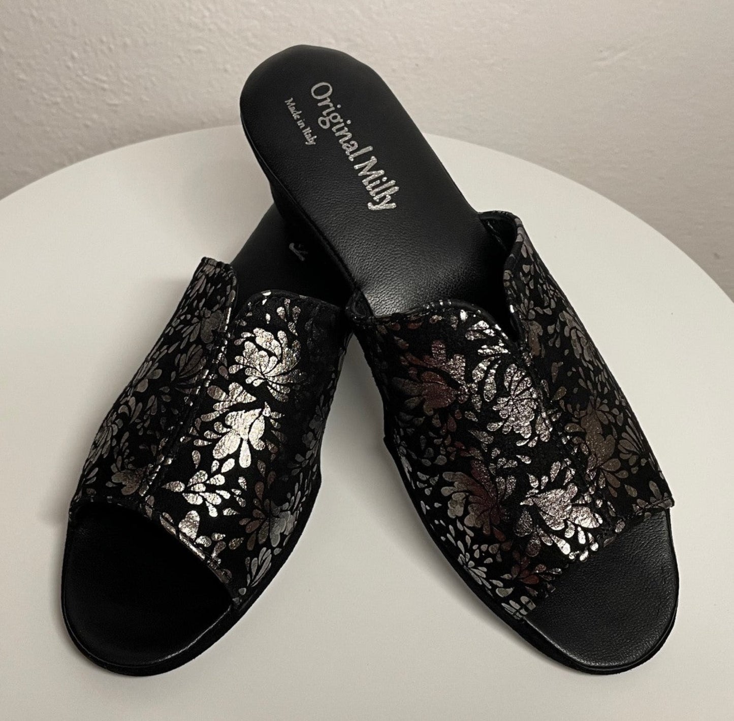 0101 Camoscio Nero Argento a fiori Suola Bufalo Ciabatte da camera Donna Original Milly Made in Italy