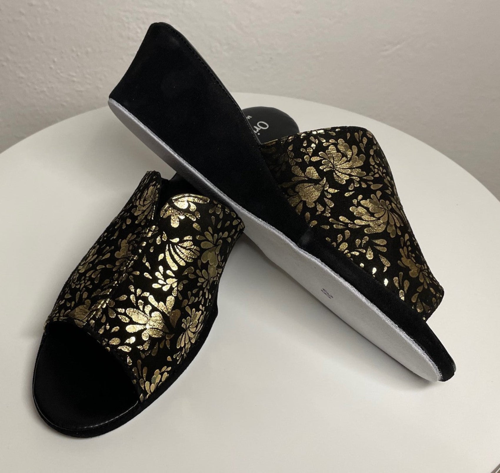 0101 Camoscio Nero Oro a fiori Suola Bufalo Ciabatte da camera Donna Original Milly Made in Italy