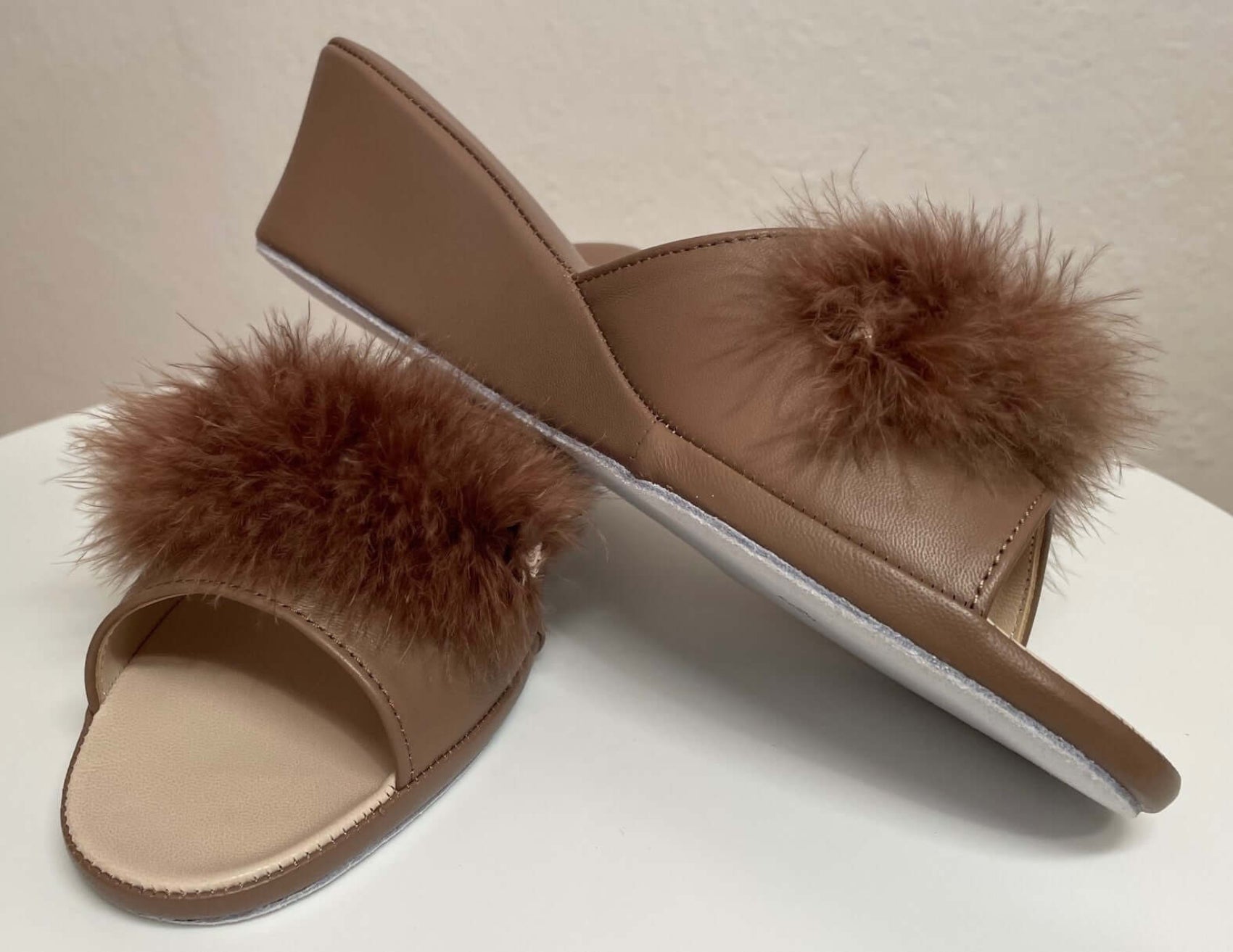 0102 Nappa e Camoscio Taupe con Piuma Suola Bufalo Ciabatte da camera Donna Original Milly Made in Italy