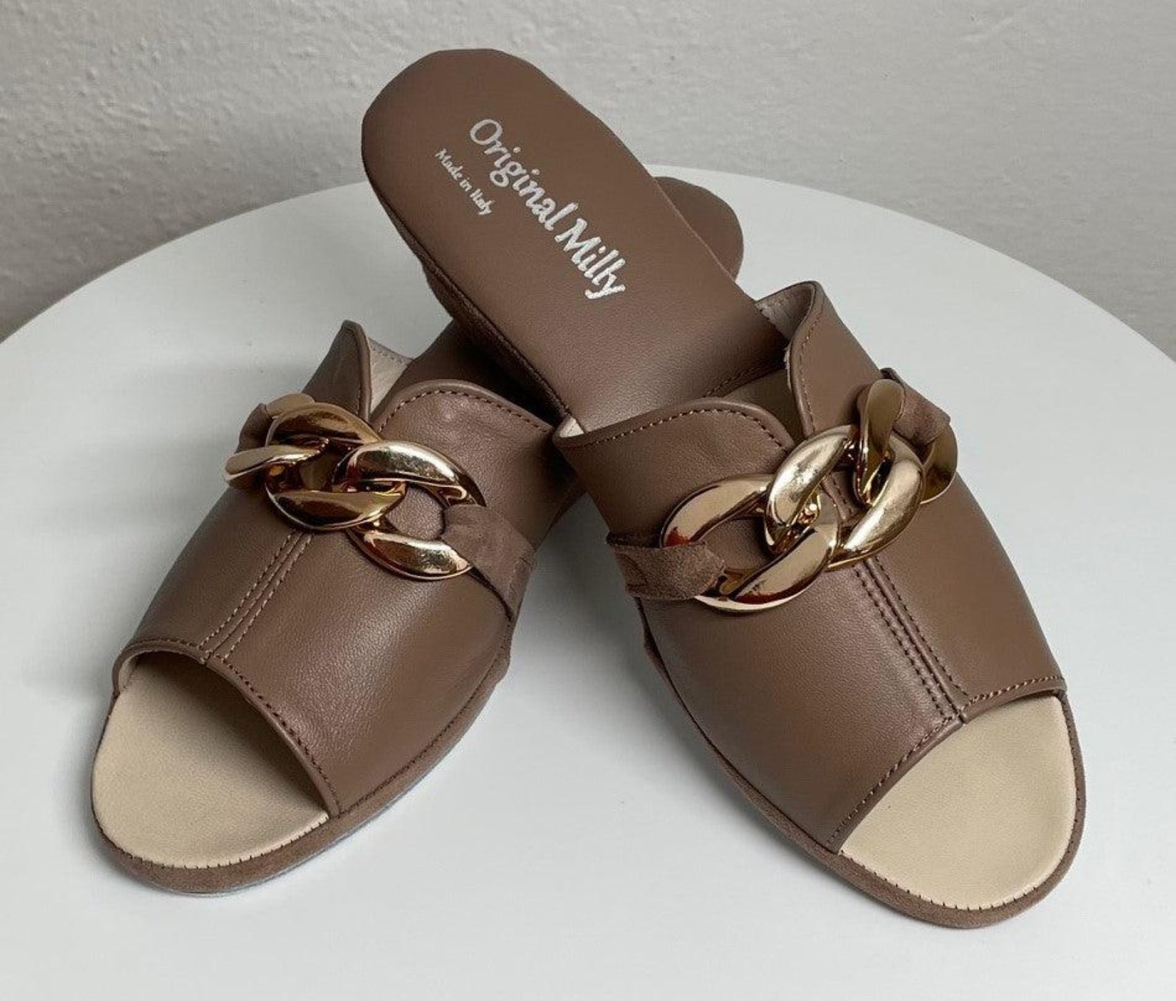 0105 Nappa e Camoscio Taupe con catena Suola Bufalo Ciabatte da camera Donna Original Milly Made in Italy