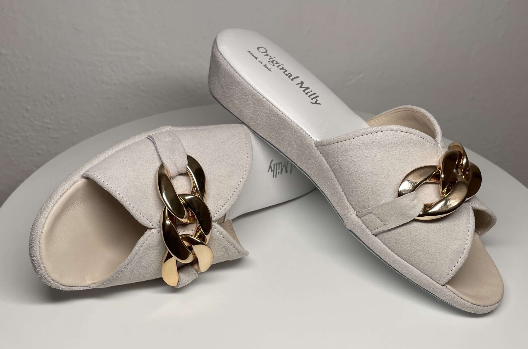 0106 Camoscio Bianco con catena in Oro Suola Bufalo Ciabatte da camera Donna Original Milly Made in Italy