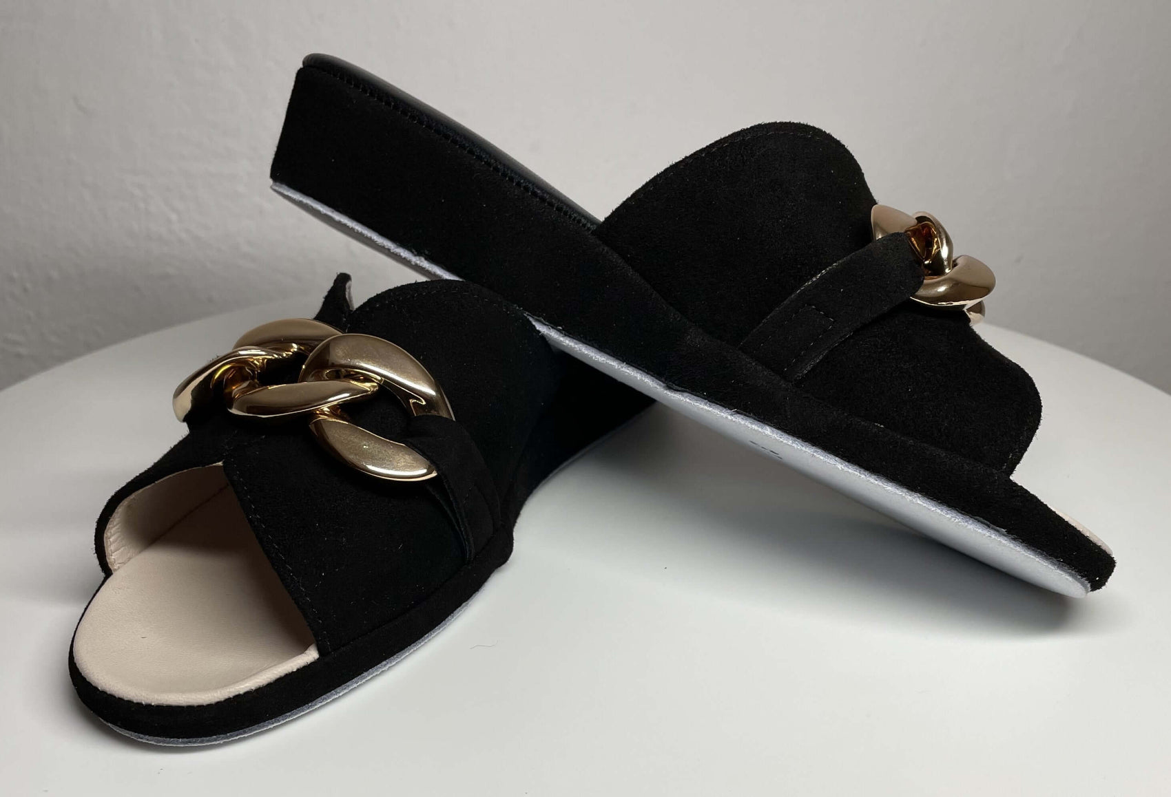 0106 Camoscio Nero con catena in Oro Suola Bufalo Ciabatte da camera Donna Original Milly Made in Italy