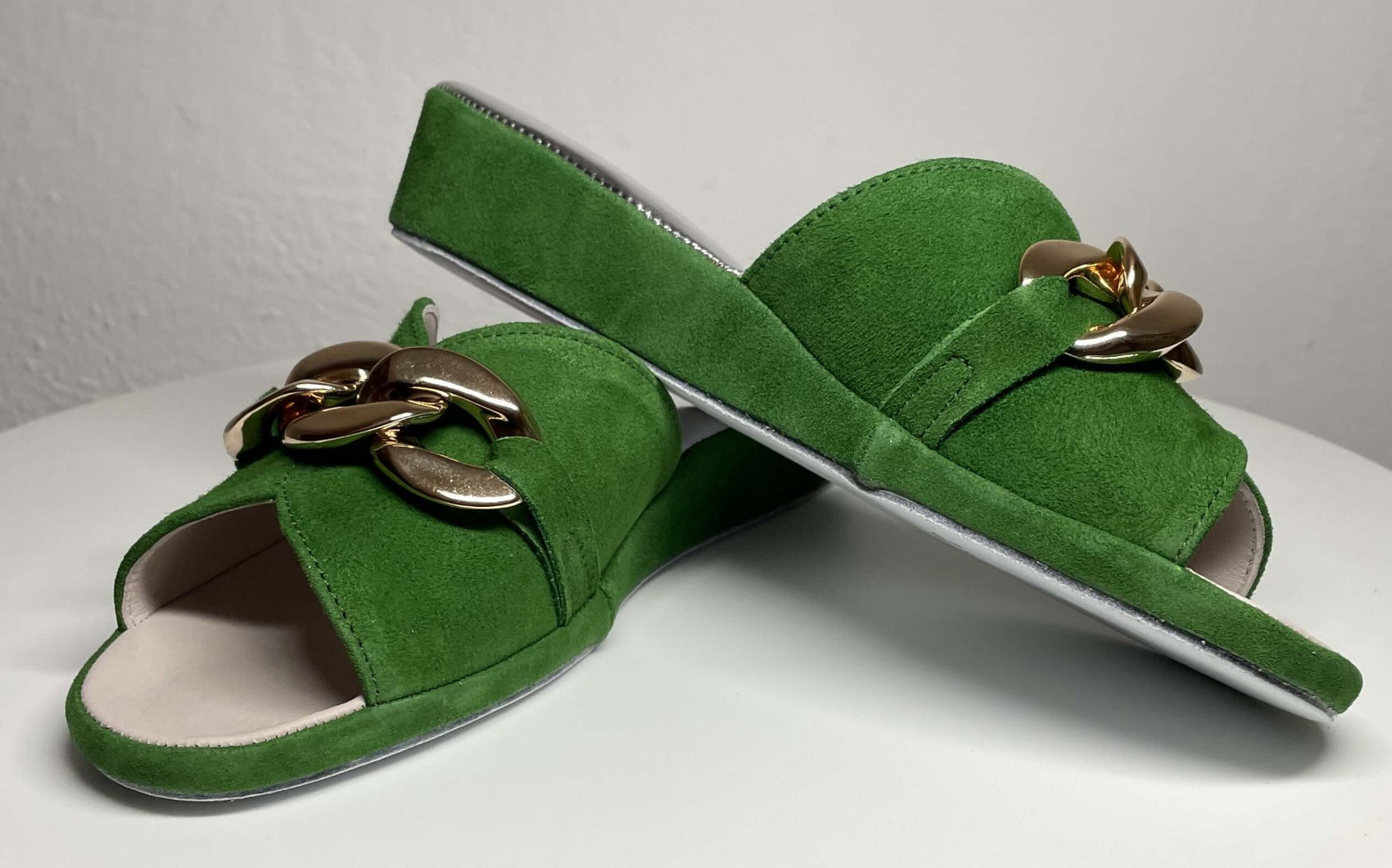 0106 Camoscio Verde con catena in oro Suola Bufalo Ciabatte da camera Donna Original Milly Made in Italy