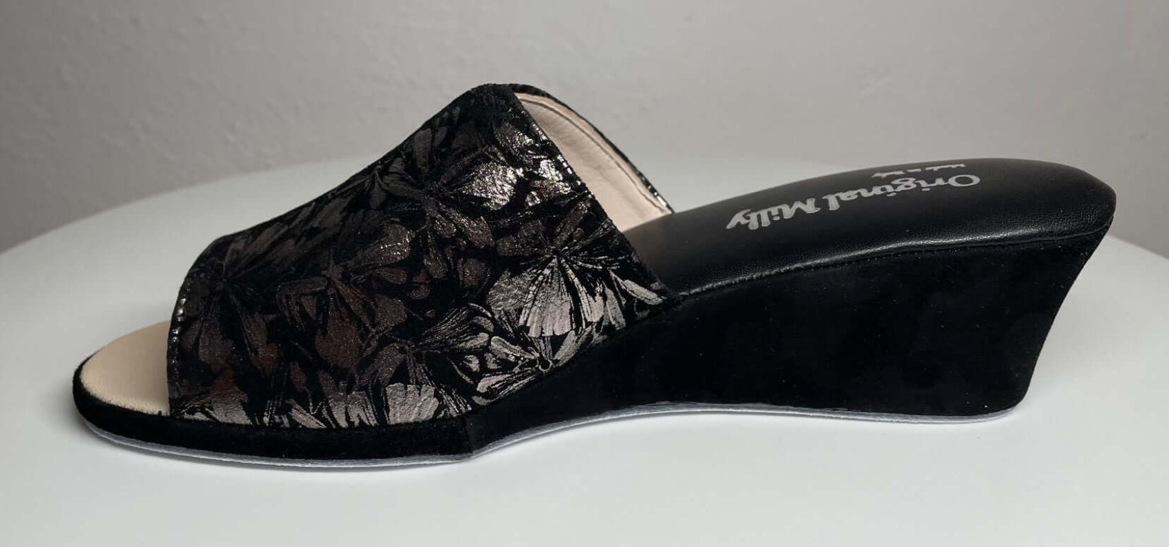 0112 Camoscio Nero a Fiori Suola Bufalo Ciabatte da camera Donna Original Milly Made in Italy