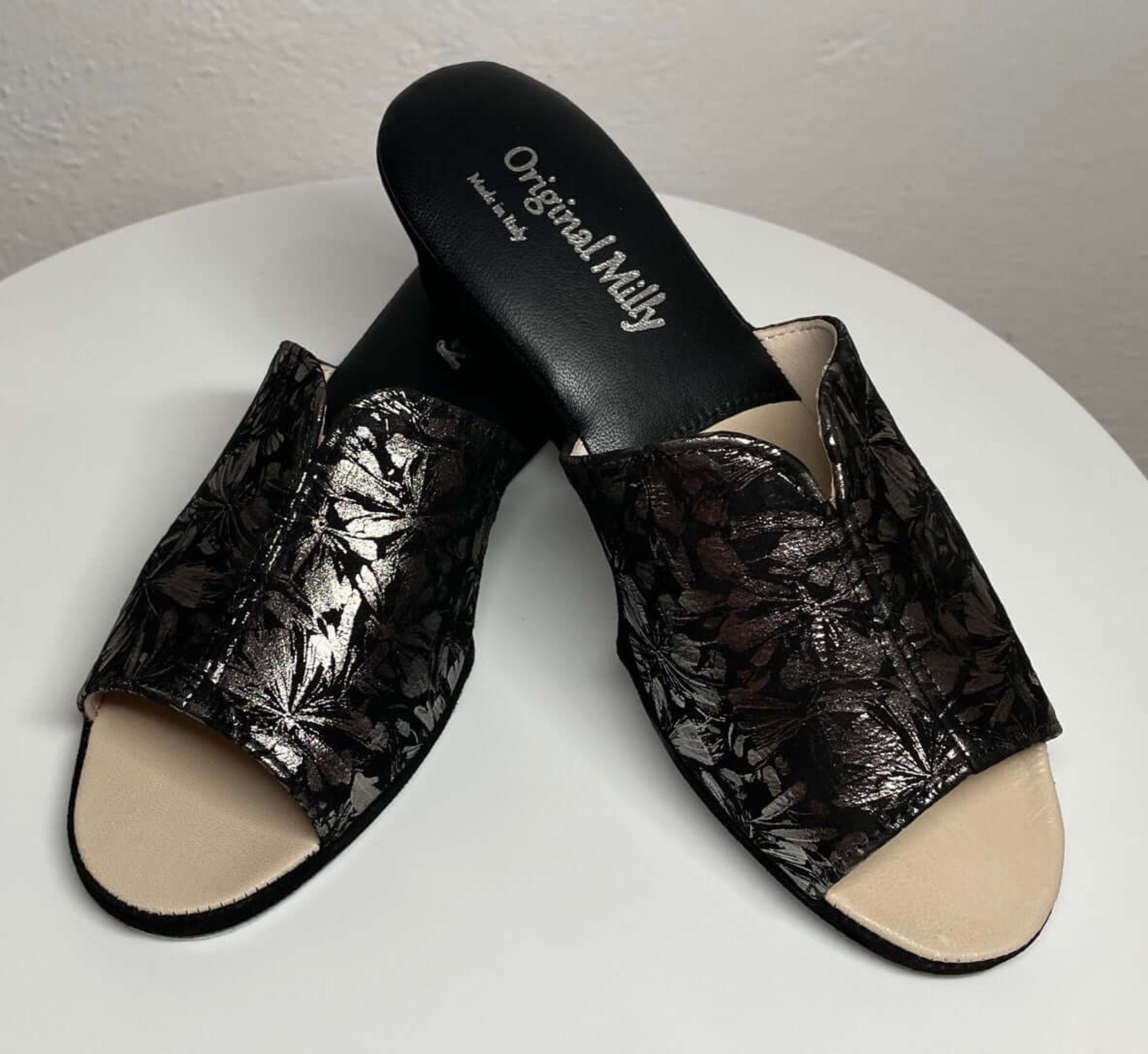 0112 Camoscio Nero a Fiori Suola Bufalo Ciabatte da camera Donna Original Milly Made in Italy