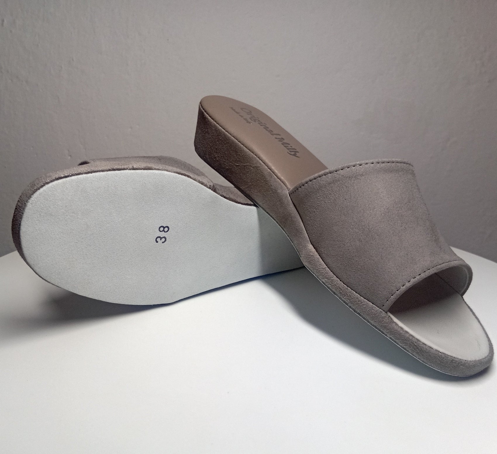 0202 Camoscio e Nappa Taupe Suola Bufalo Ciabatte da camera Donna Original Milly Made in Italy - Foto N 8