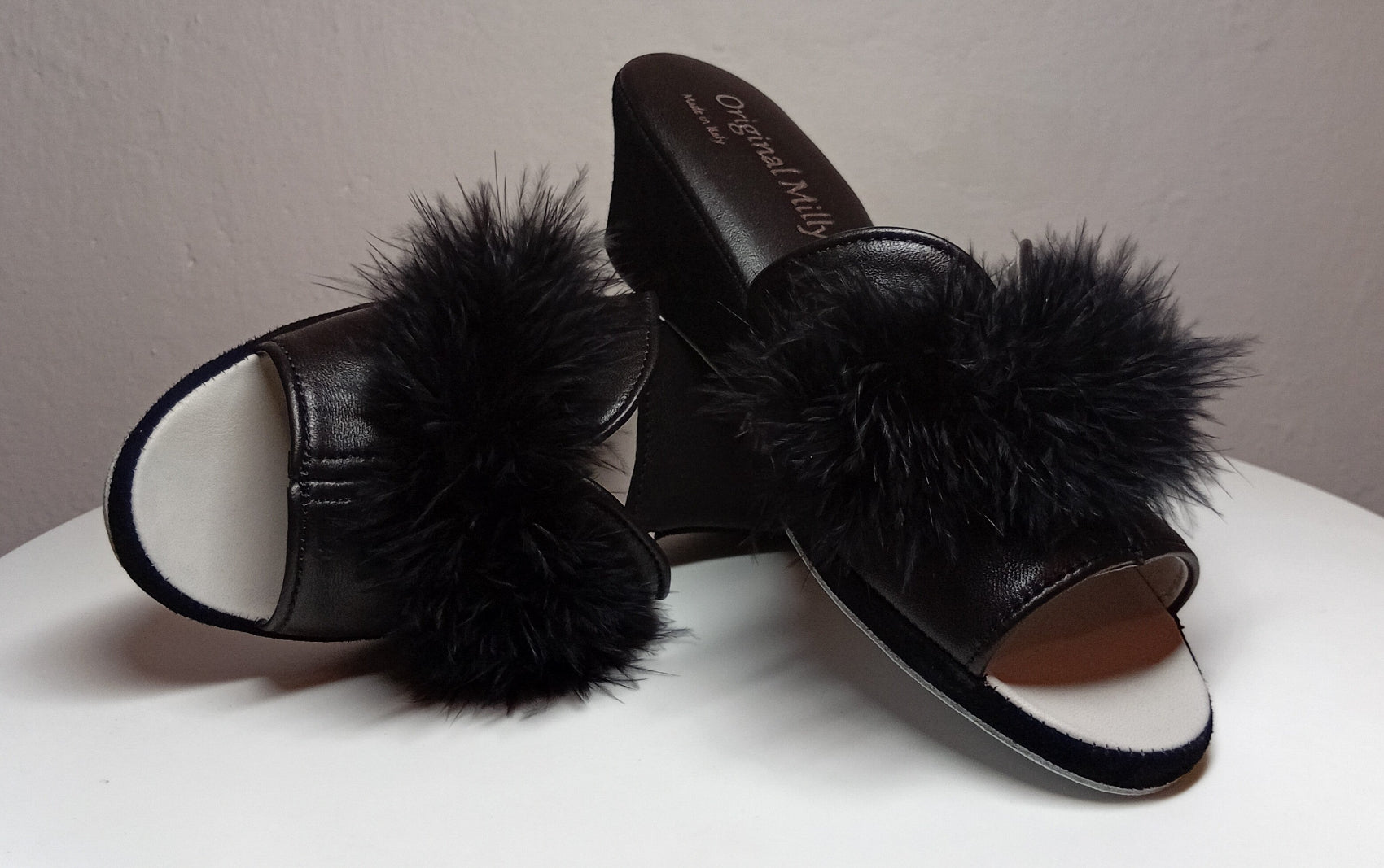 0301 Nappa e Camoscio Nero con Piuma Suola Bufalo Ciabatte da camera Donna Original Milly Made in Italy