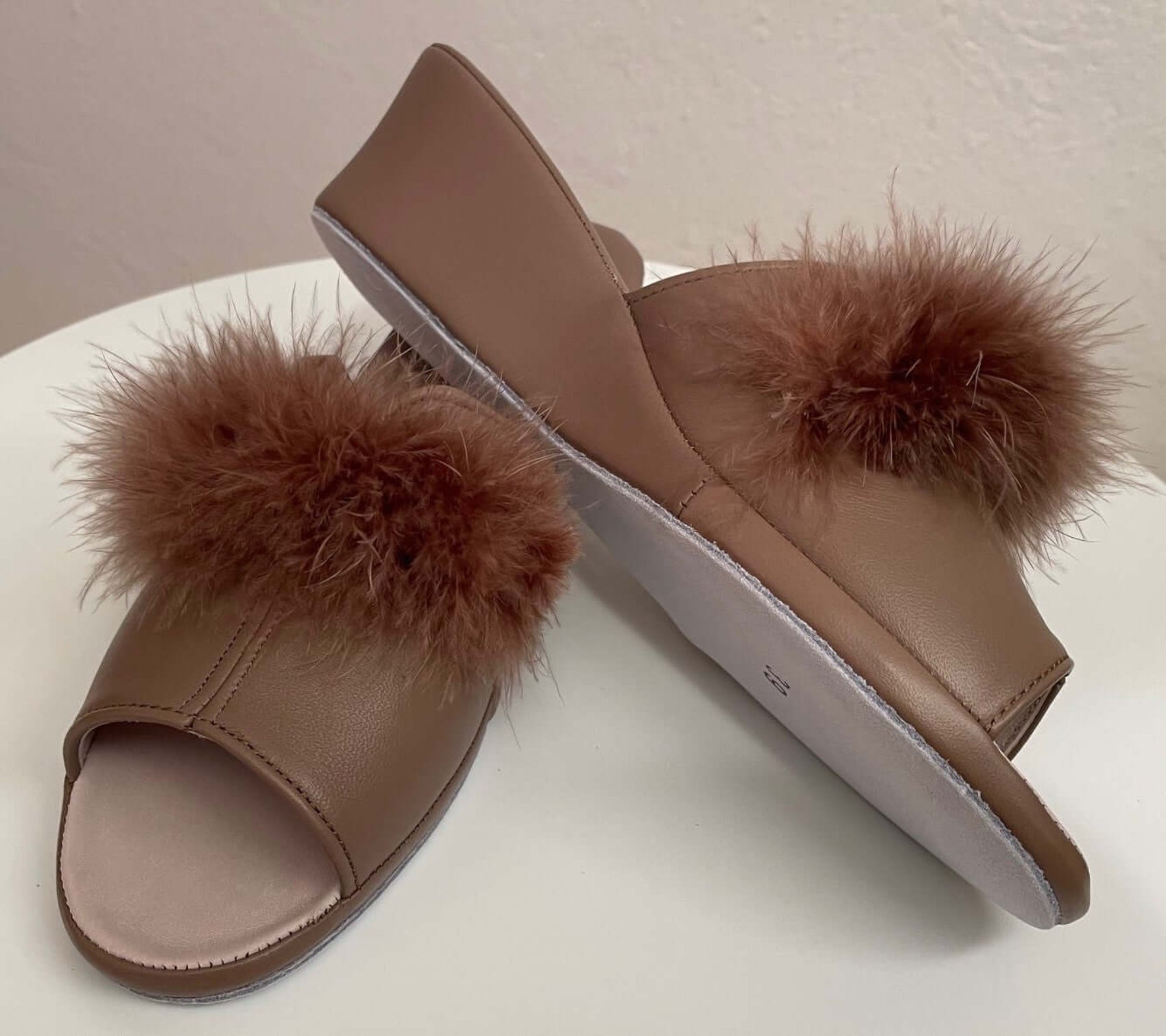 0301 Nappa e Camoscio Taupe con Piuma Suola Bufalo Ciabatte da camera Donna Original Milly Made in Italy