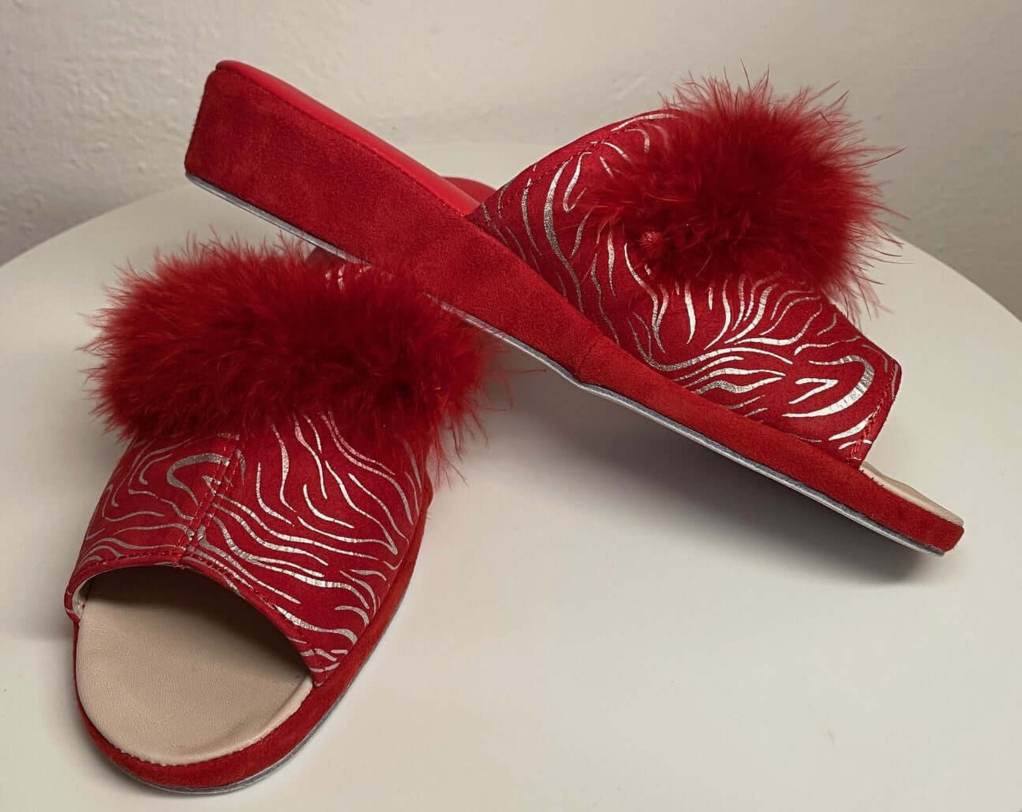 0302 Camoscio Zebrato Rosso con Piuma Suola Bufalo Ciabatte da camera Donna Original Milly Made in Italy