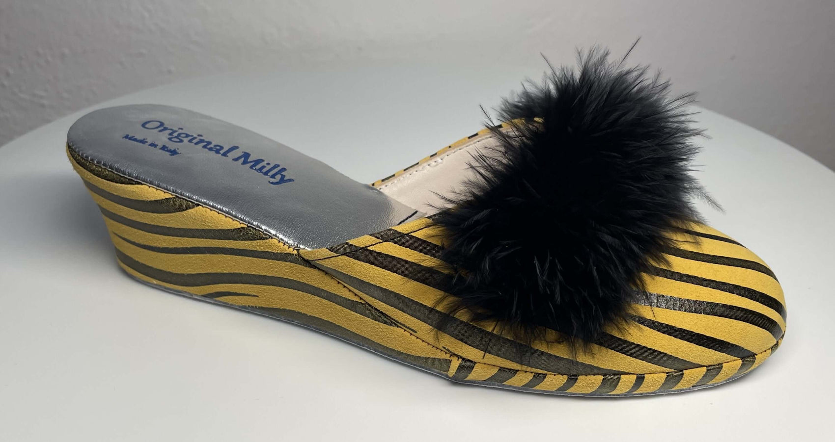 0310 Camoscio Zebrato Senape con piuma Suola Bufalo Ciabatte da camera Donna Original Milly Made in Italy