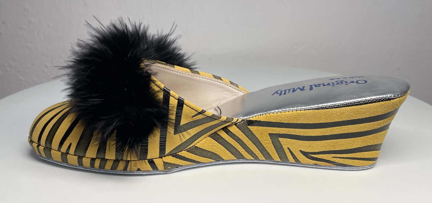 0310 Camoscio Zebrato Senape con piuma Suola Bufalo Ciabatte da camera Donna Original Milly Made in Italy
