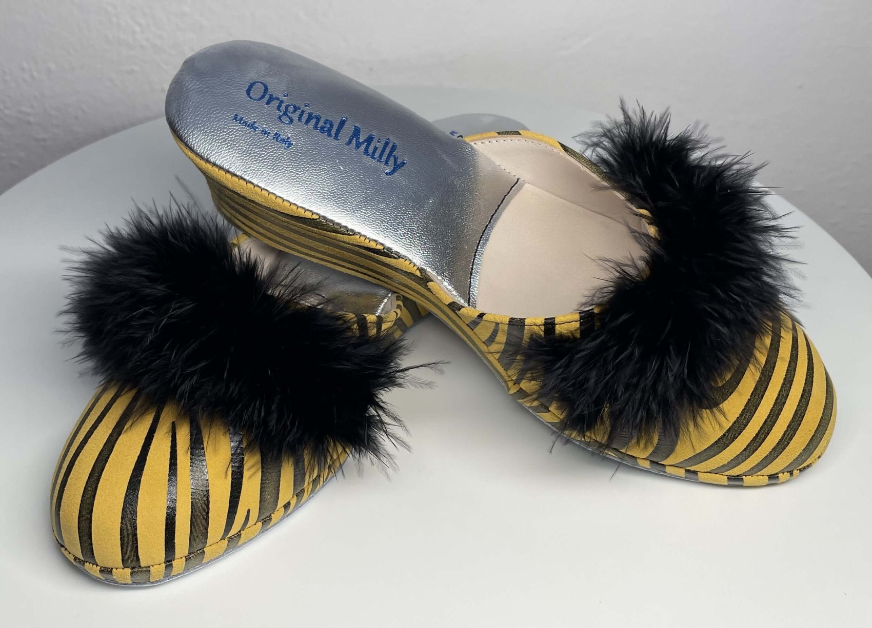 0310 Camoscio Zebrato Senape con piuma Suola Bufalo Ciabatte da camera Donna Original Milly Made in Italy