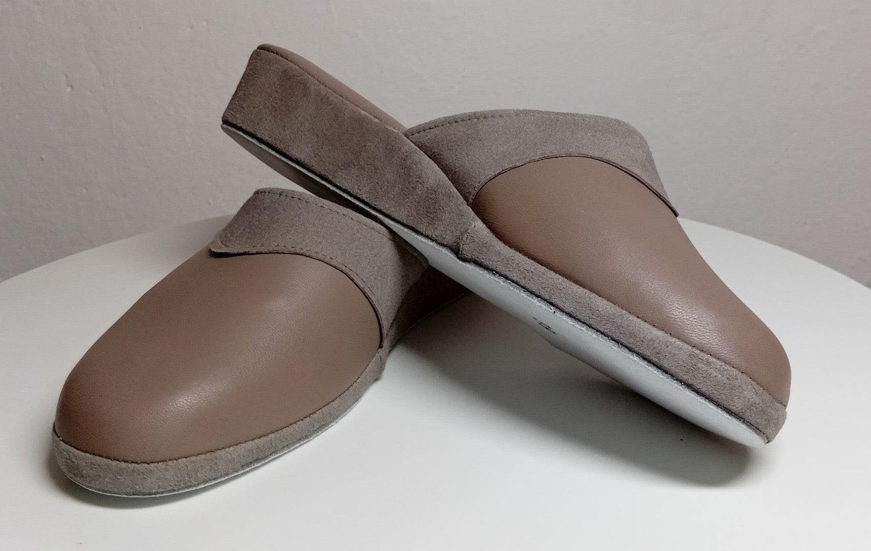 0721 Nappa e Camoscio Taupe Ciabatte da camera Donna artigianale Original Milly Made in Italy - Foto N 5