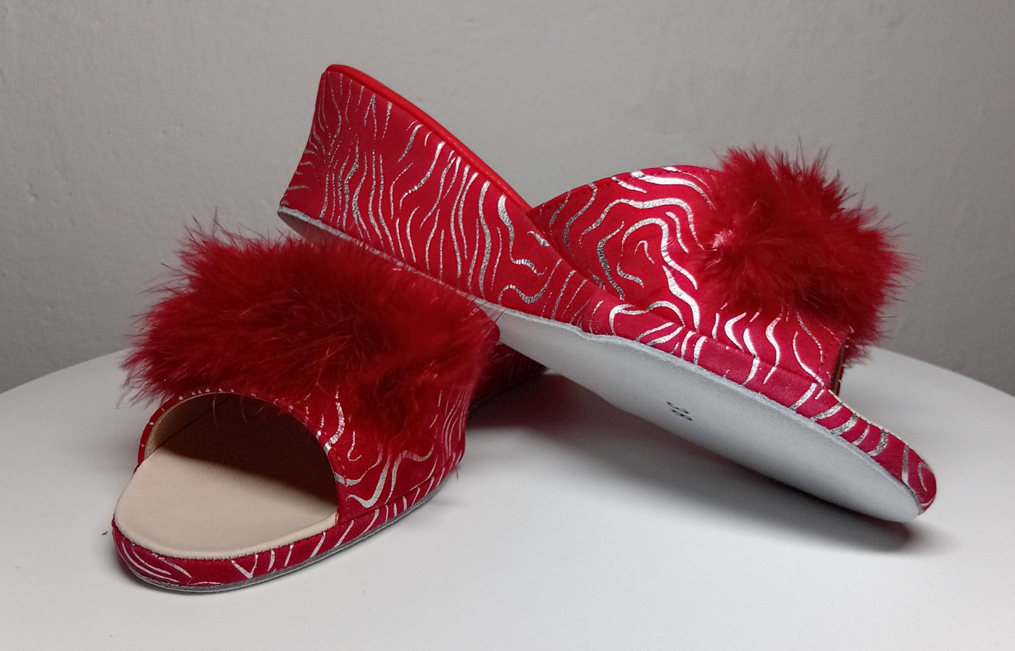 102 Camoscio Zebrato Rosso con piuma suola Bufalo Ciabatte da camera Donna Original Milly Made in Italy - Foto N 5