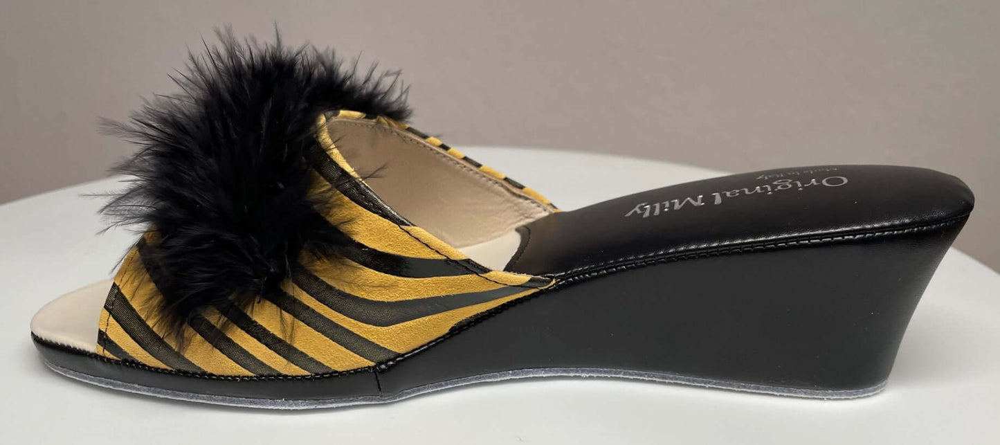 102 Camoscio Zebrato Senape con piuma suola Bufalo Ciabatte da camera Donna Original Milly Made in Italy - Foto N 3