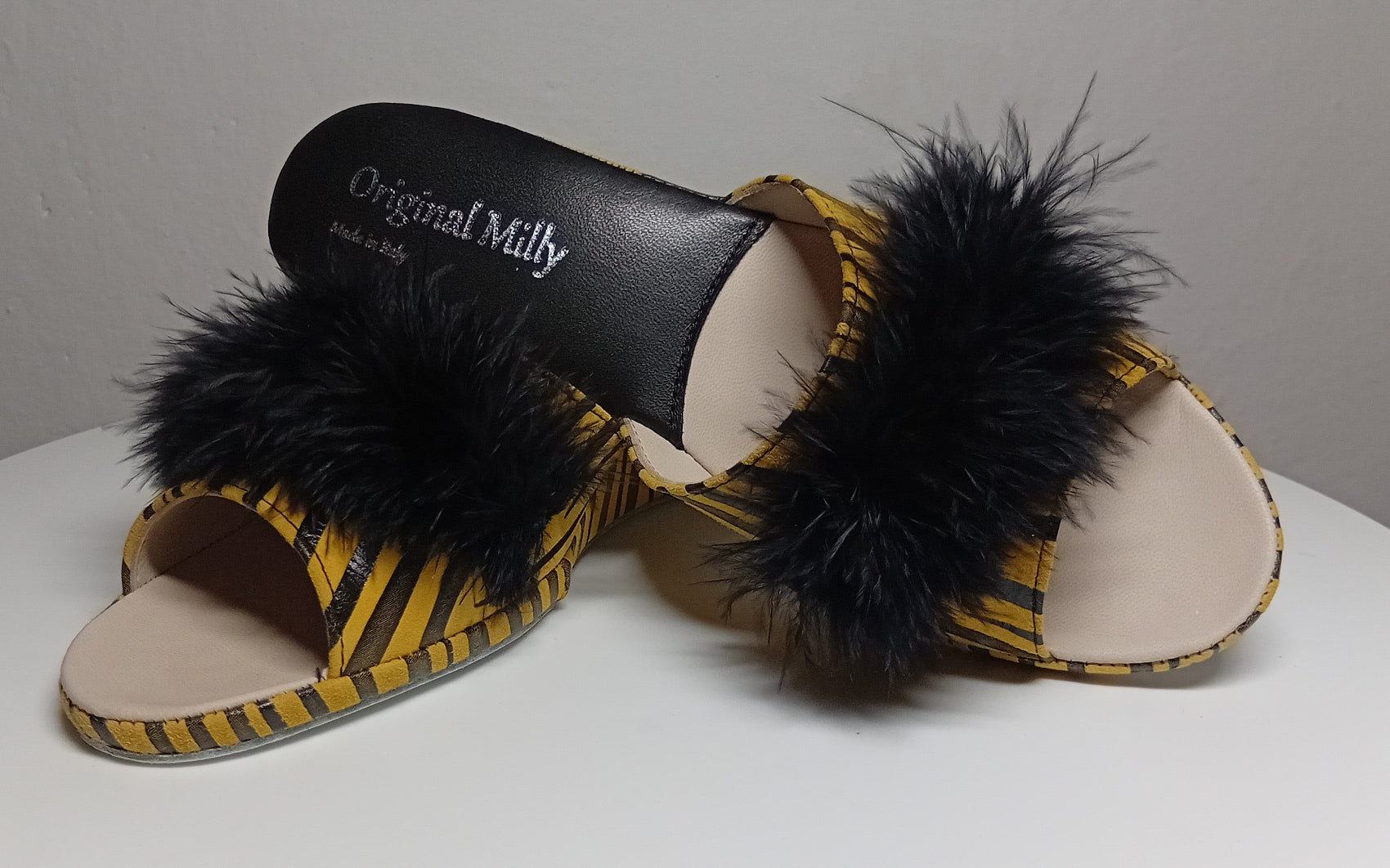 102 Camoscio Zebrato Senape con piuma suola Bufalo Ciabatte da camera Donna Original Milly Made in Italy - Foto N 6