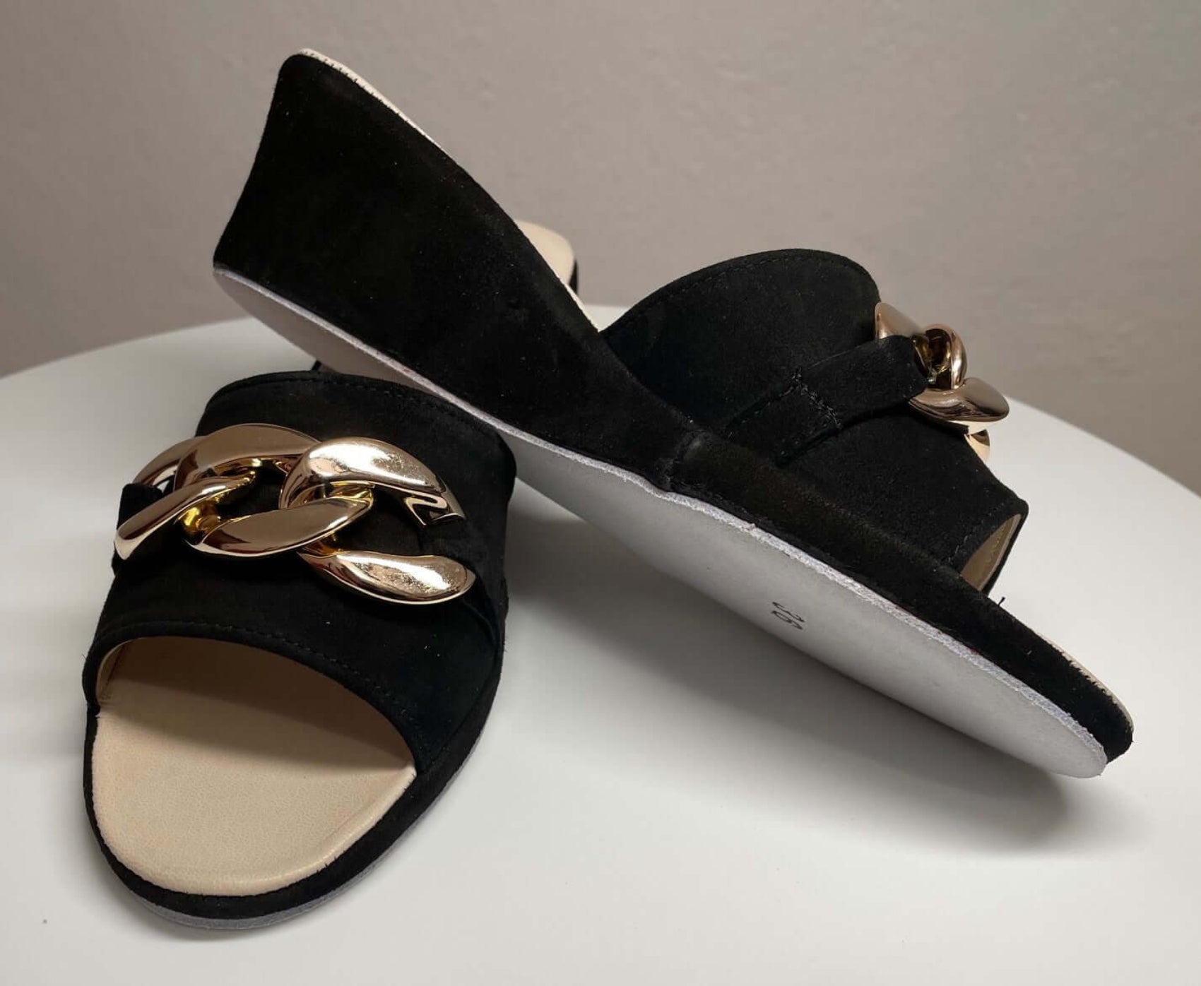 105 Camoscio Nero con catena in Oro suola Bufalo Ciabatte da camera Donna Original Milly Made in Italy