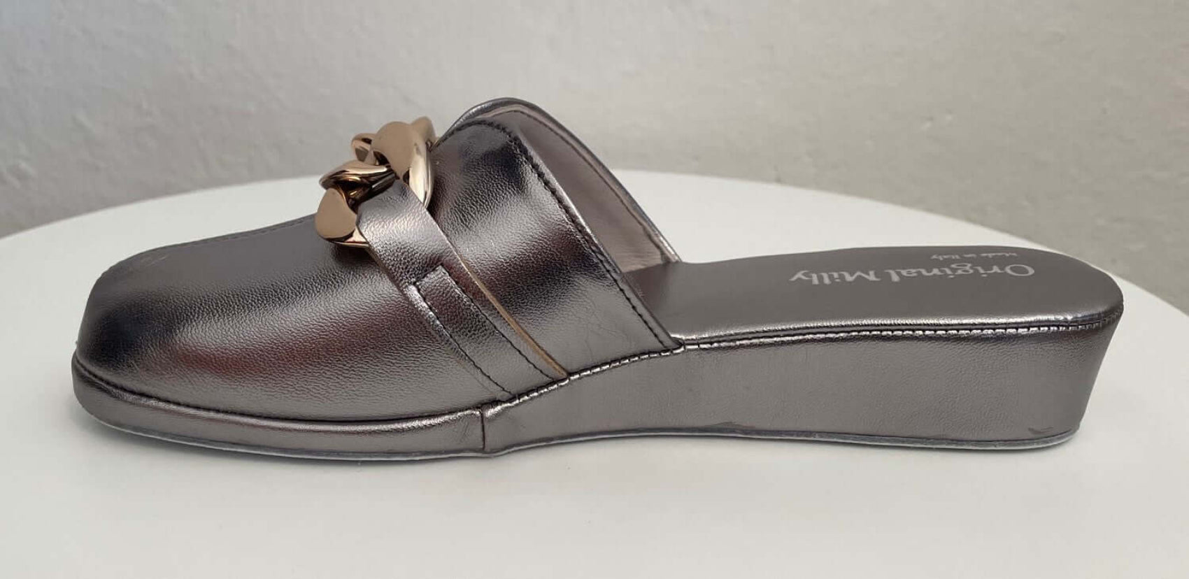 1201 Nappa Piombo con catena Oro suola Bufalo Ciabatte da camera Donna Original Milly Made in Italy