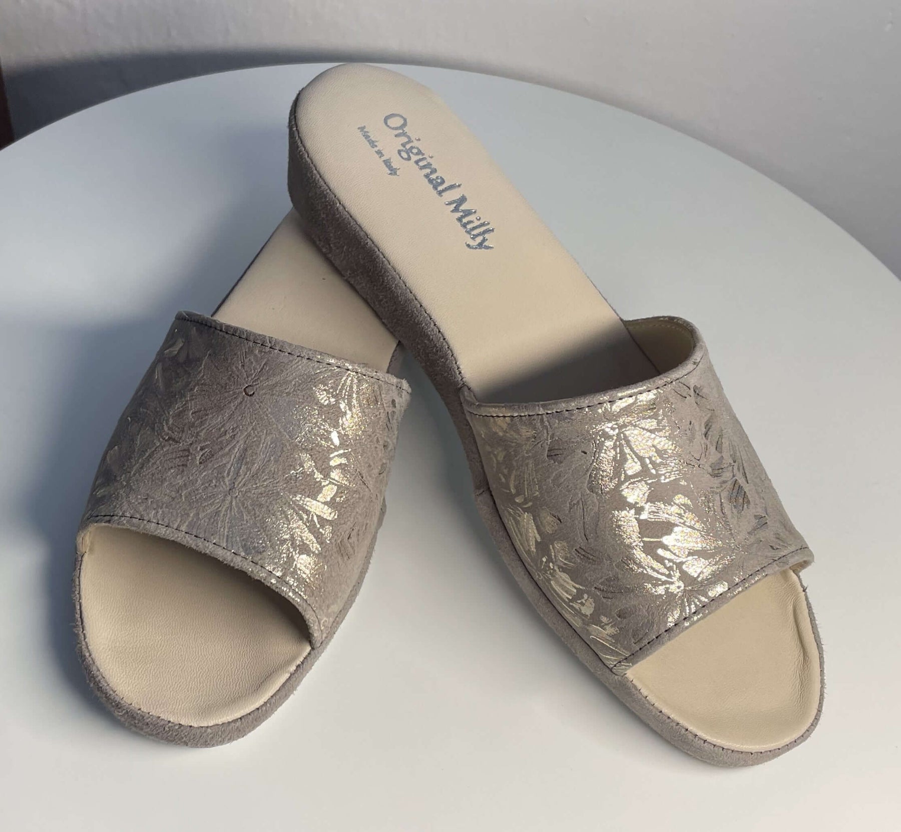 203 Camoscio Taupe a Fiori Suola Bufalo Ciabatte da camera Donna Original Milly Made in Italy