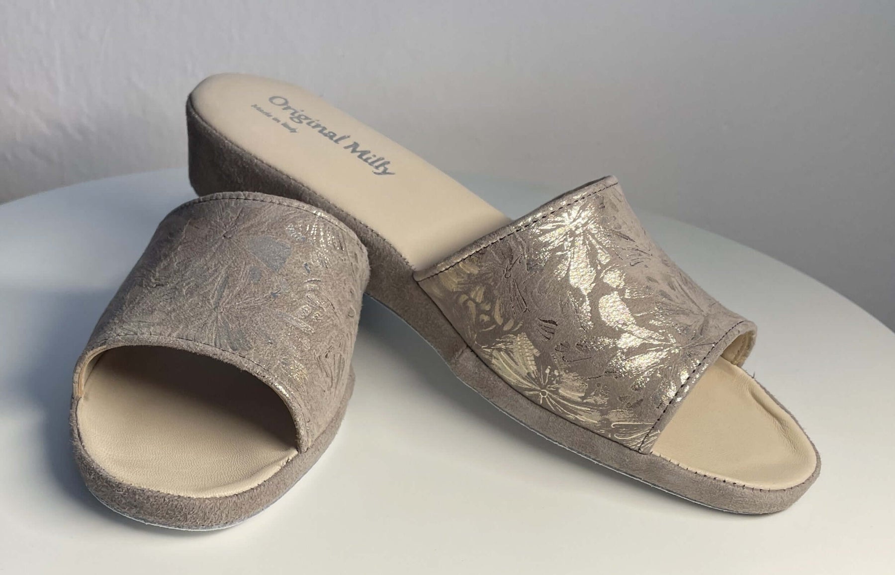 203 Camoscio Taupe a Fiori Suola Bufalo Ciabatte da camera Donna Original Milly Made in Italy