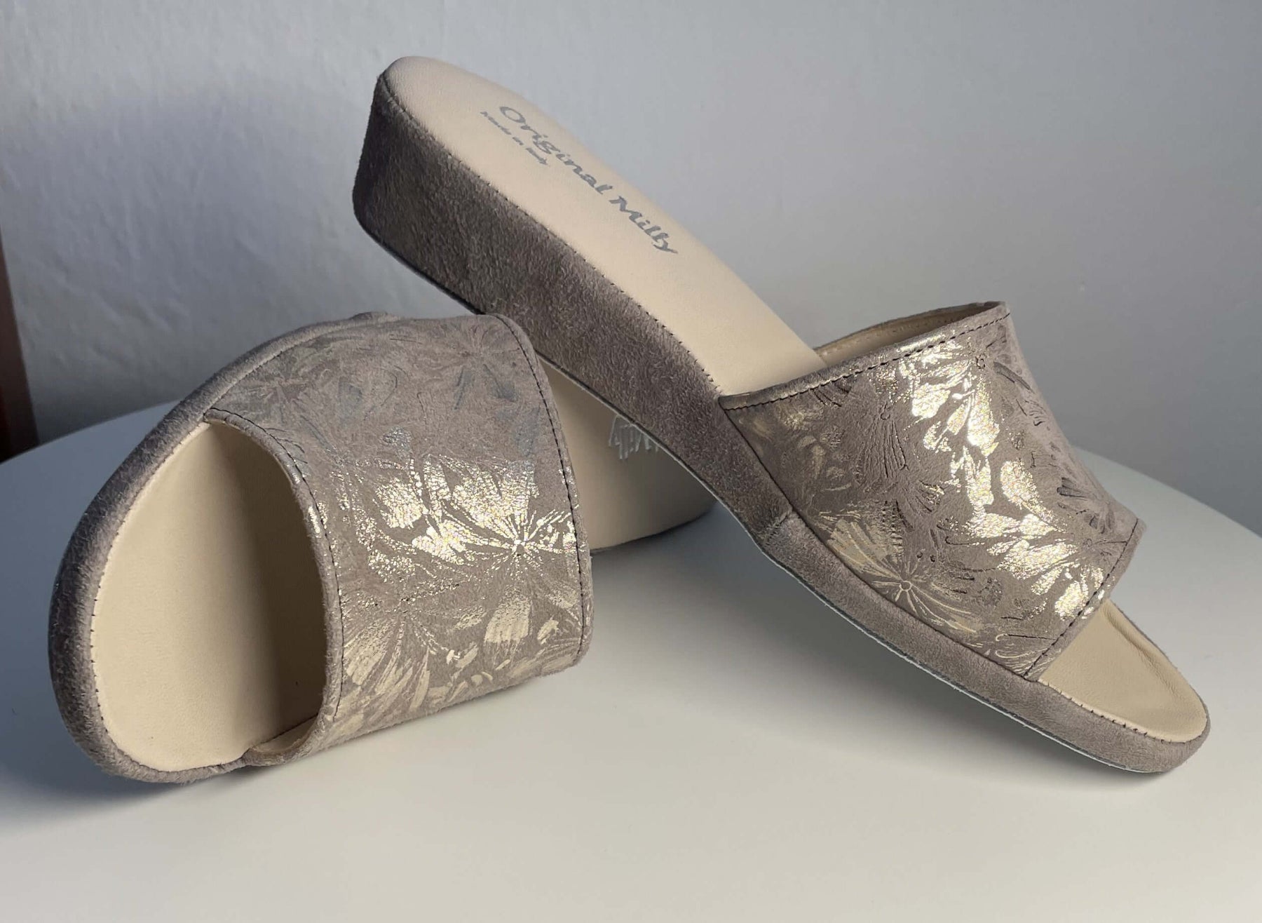 203 Camoscio Taupe a Fiori Suola Bufalo Ciabatte da camera Donna Original Milly Made in Italy