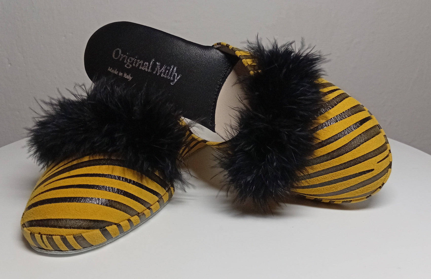 300 Camoscio Zebrato Senape con piuma suola Bufalo Ciabatte da camera Donna Original Milly Made in Italy - Foto N 6