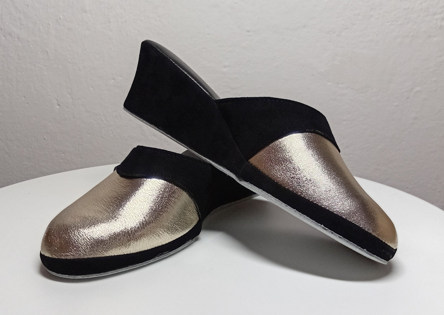 7210 Nappa e Camoscio Nero Oro Ciabatte da camera Donna artigianale Original Milly Made in Italy - Foto N 5
